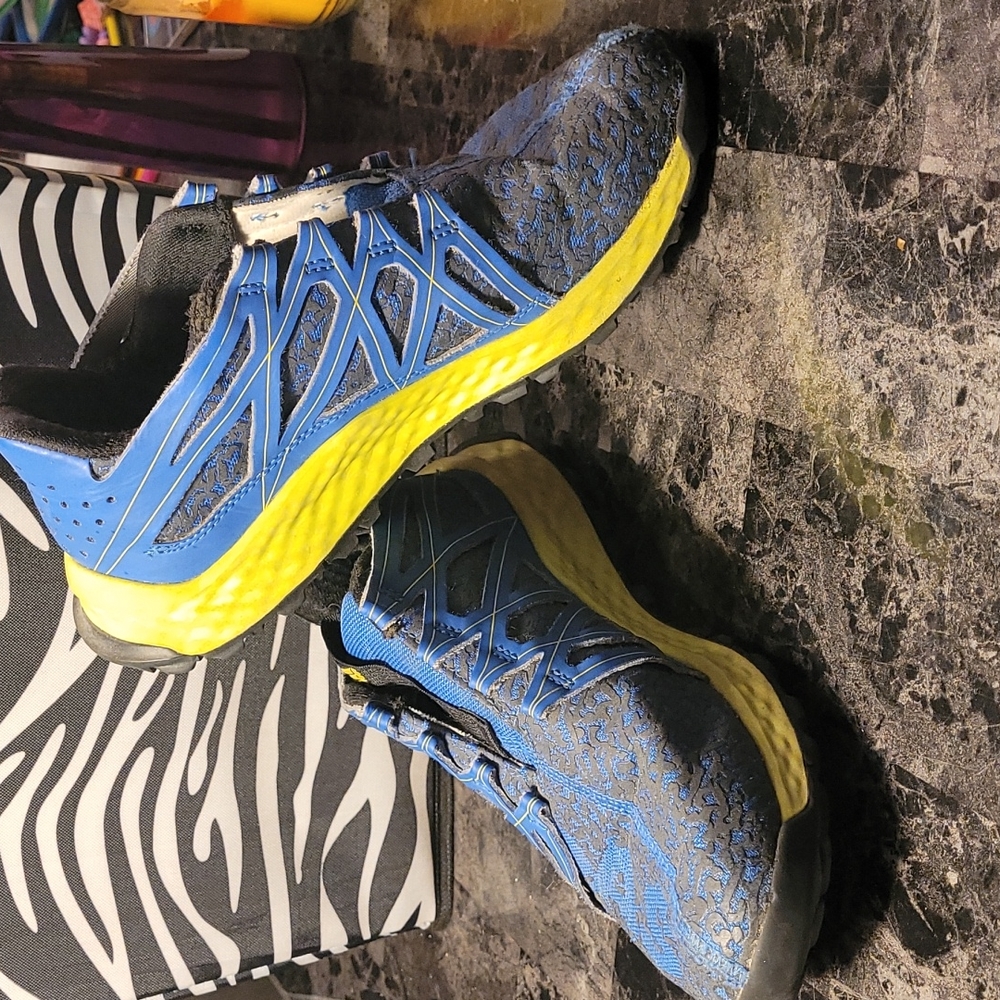 Adidas Boys 4 Lace up athletic gym shoes Sneakers blue